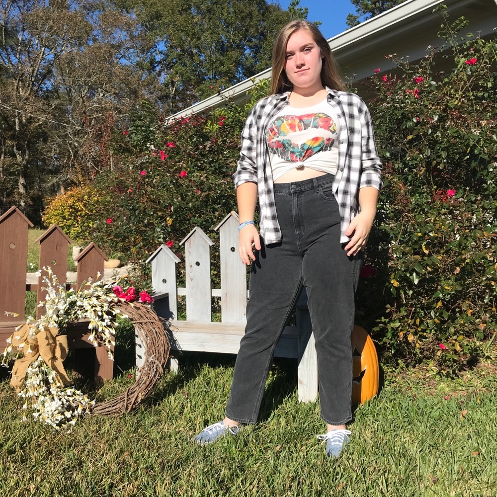 NWT American Eagle Mom Jeans